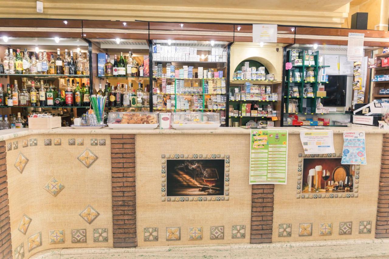 ホテル Il Castello Di Perano エクステリア 写真