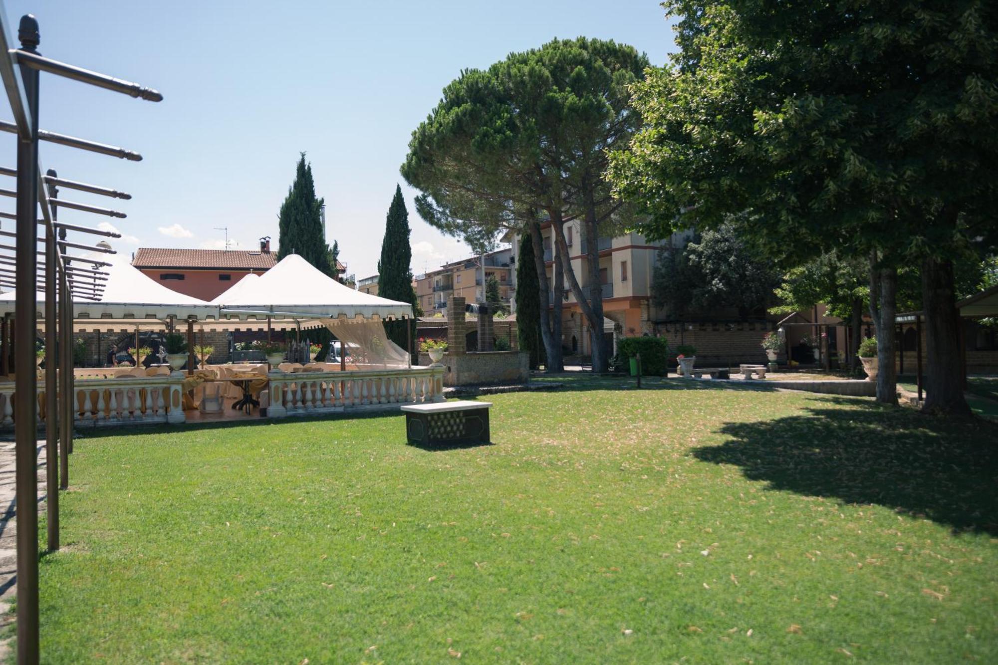 ホテル Il Castello Di Perano エクステリア 写真