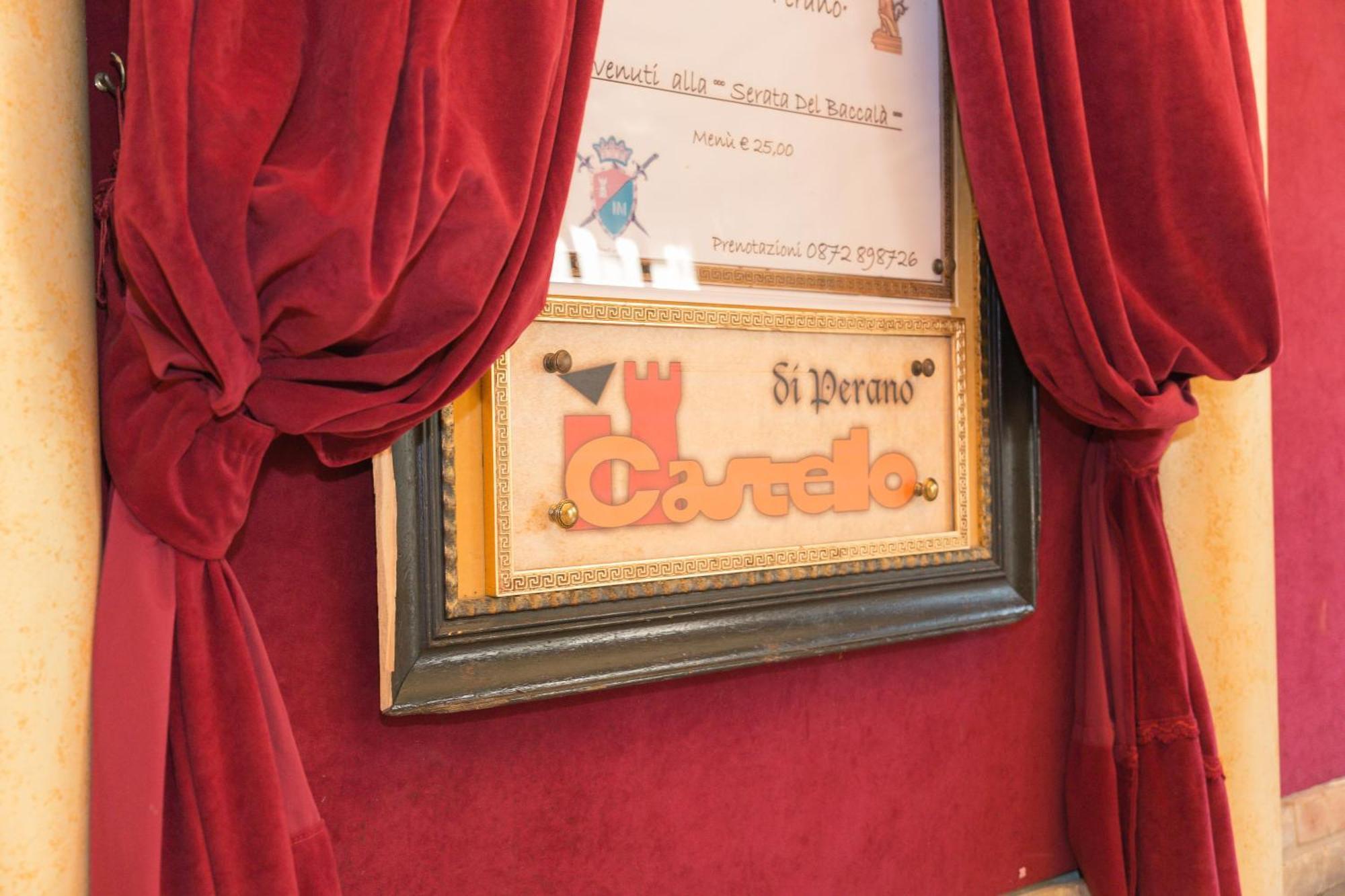 ホテル Il Castello Di Perano エクステリア 写真